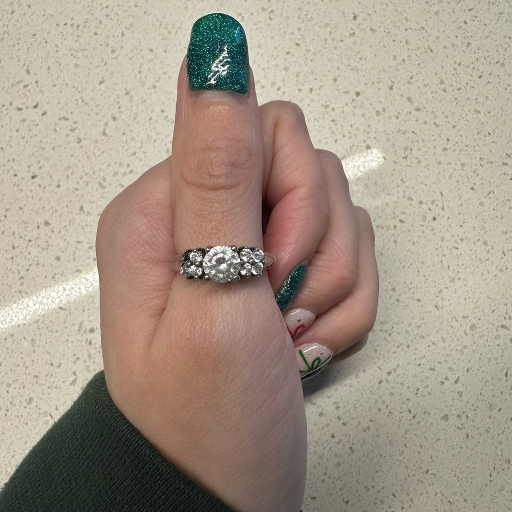 Women’s silver ring